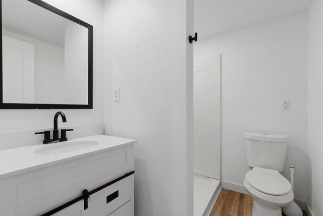 1045 N Oliver Rd, Belle Plaine, KS 67013