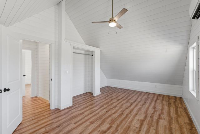 1045 N Oliver Rd, Belle Plaine, KS 67013