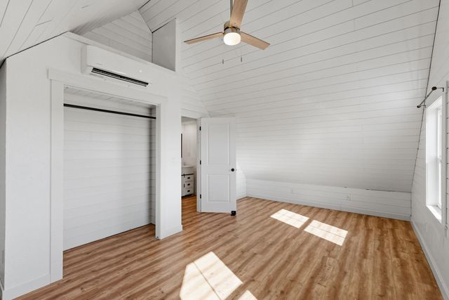 1045 N Oliver Rd, Belle Plaine, KS 67013