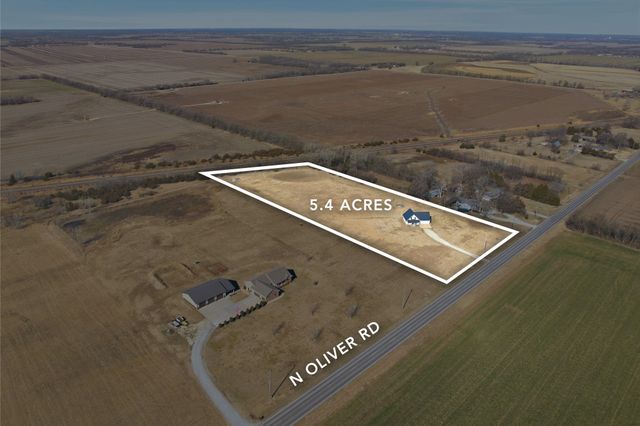 1045 N Oliver Rd, Belle Plaine, KS 67013