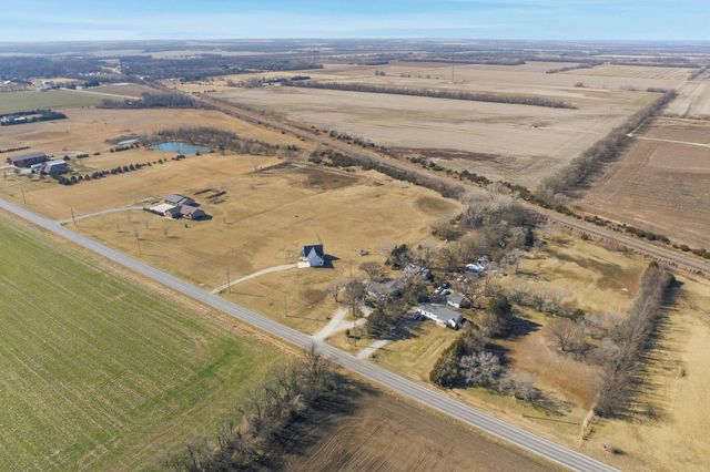 1045 N Oliver Rd, Belle Plaine, KS 67013