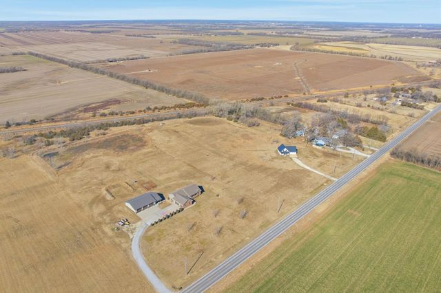 1045 N Oliver Rd, Belle Plaine, KS 67013