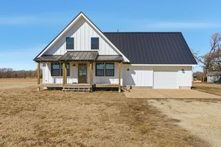 1045 N Oliver Rd, Belle Plaine, KS 67013