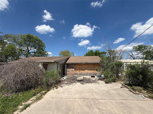 16127 Long, Houston, TX 77044