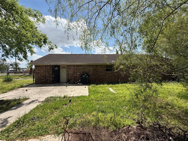 16127 Long, Houston, TX 77044