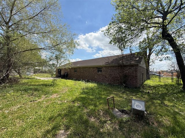 16127 Long, Houston, TX 77044