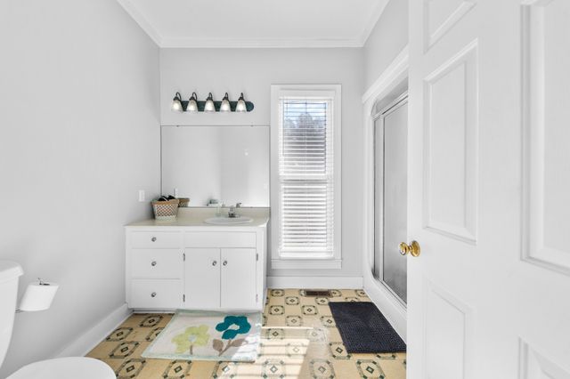 925 Bumpas Rd, Lawrenceburg, TN 38464