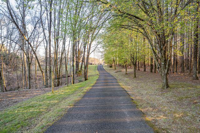 925 Bumpas Rd, Lawrenceburg, TN 38464