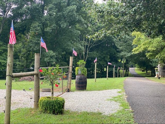 925 Bumpas Rd, Lawrenceburg, TN 38464