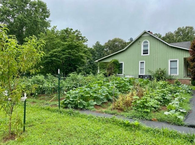 925 Bumpas Rd, Lawrenceburg, TN 38464