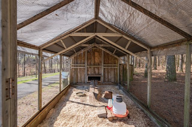 925 Bumpas Rd, Lawrenceburg, TN 38464