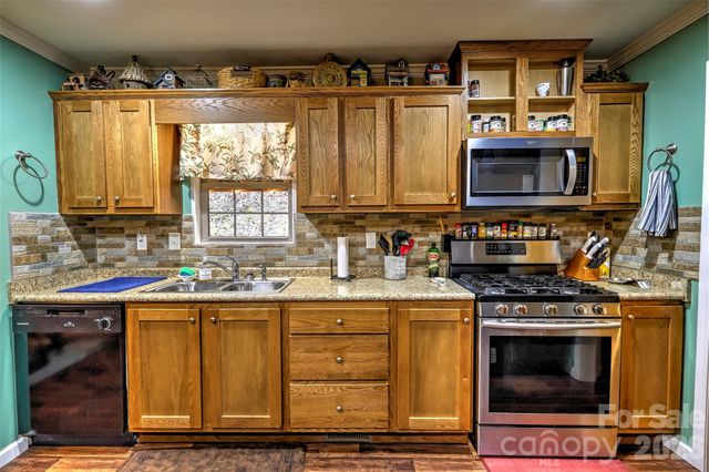 390 Camp Branch Road, Whittier, NC 28789