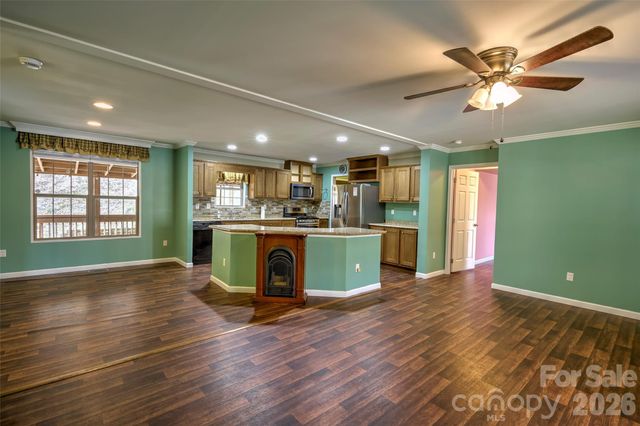 390 Camp Branch Road, Whittier, NC 28789