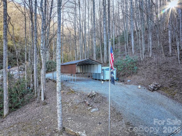 390 Camp Branch Road, Whittier, NC 28789