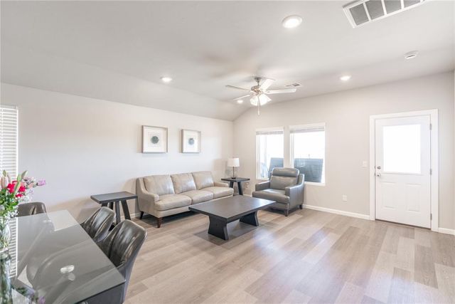 4116 Canyon Ridge Lane, Mustang, OK 73064