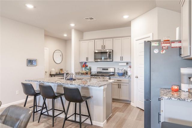4116 Canyon Ridge Lane, Mustang, OK 73064