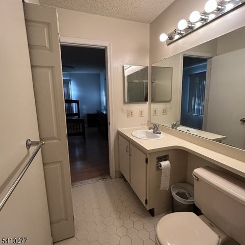 2512 Lindsley Rd, Bridgewater Twp., NJ 08807