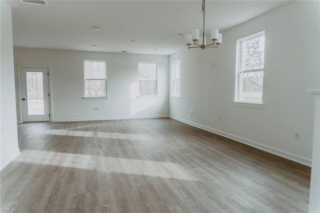 717 Crestfield DR, Chesapeake, VA 23320