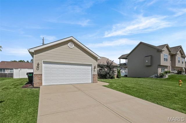 18 Del Ray Drive, Fairview Heights, IL 62208