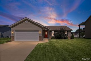 18 Del Ray Drive, Fairview Heights, IL 62208