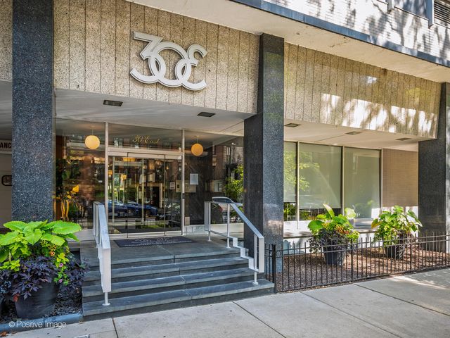 30 E ELM Street 14E, Chicago, IL 60611