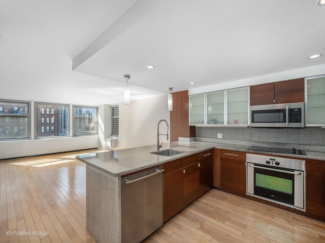 30 E ELM Street 14E, Chicago, IL 60611
