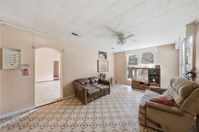 304 BRAZOS, Groesbeck, TX 76642