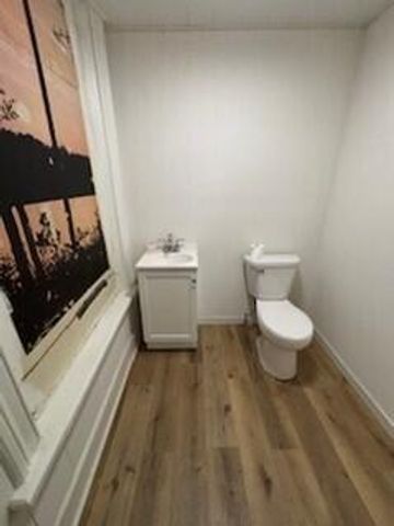 15 N Main Street, Three Rivers, MI 49093