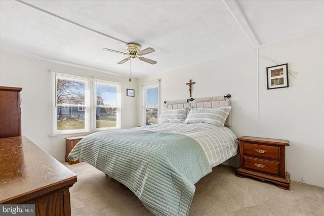74 LONGWOOD PL, North Wales, PA 19454