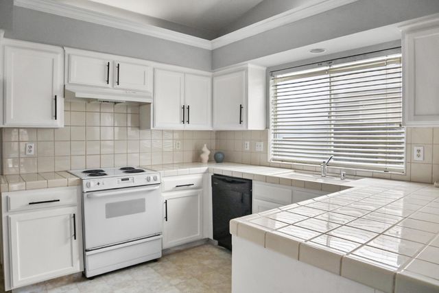 7583 N State Street, Fresno, CA 93722