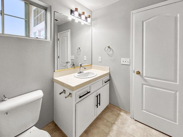 7583 N State Street, Fresno, CA 93722