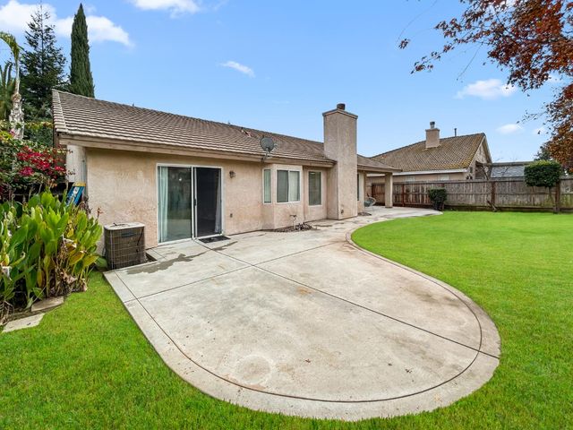 7583 N State Street, Fresno, CA 93722