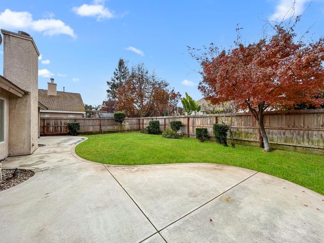7583 N State Street, Fresno, CA 93722