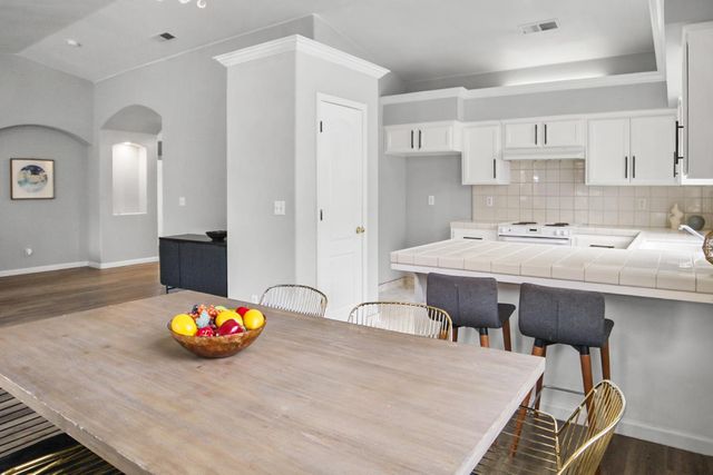 7583 N State Street, Fresno, CA 93722