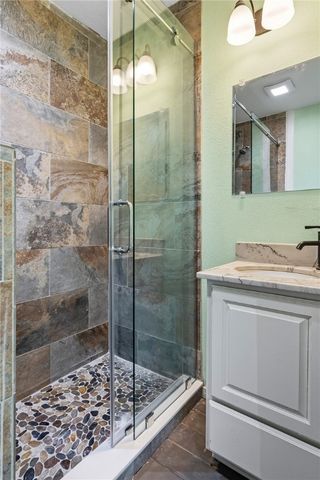 1123 S Fuqua St, Rockport, TX 78382