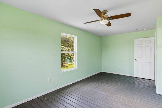 1123 S Fuqua St, Rockport, TX 78382