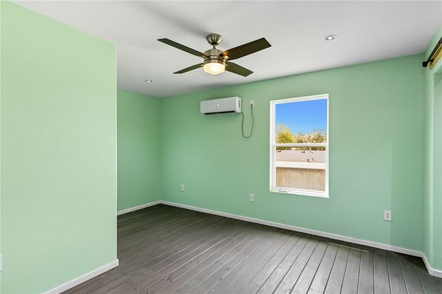 1123 S Fuqua St, Rockport, TX 78382