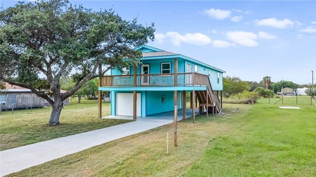 1123 S Fuqua St, Rockport, TX 78382