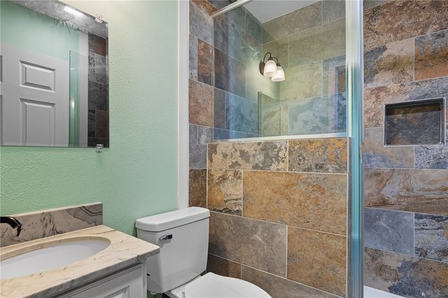 1123 S Fuqua St, Rockport, TX 78382