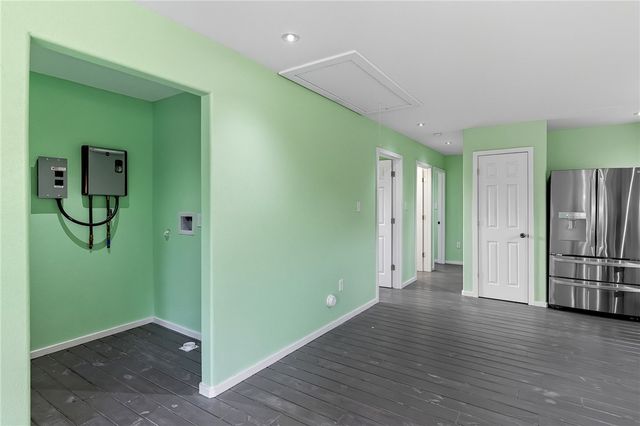 1123 S Fuqua St, Rockport, TX 78382