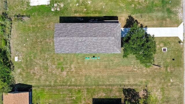 1123 S Fuqua St, Rockport, TX 78382