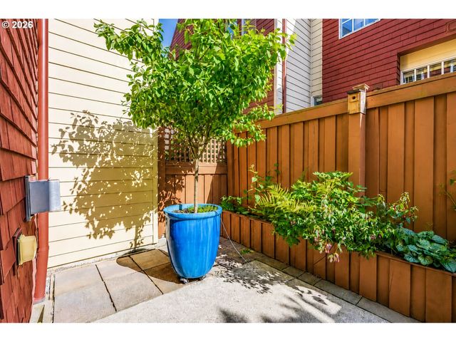 562 2ND St, Lake Oswego, OR 97034