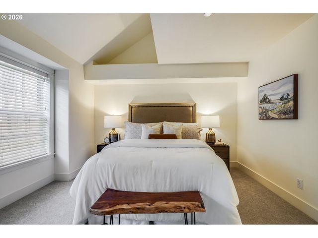 562 2ND St, Lake Oswego, OR 97034