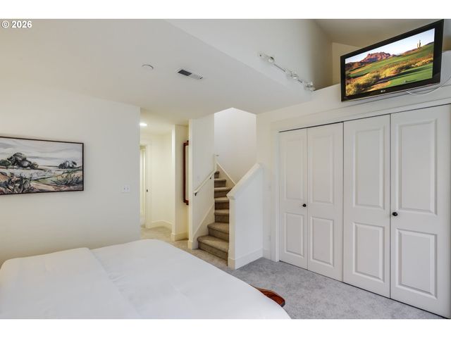 562 2ND St, Lake Oswego, OR 97034
