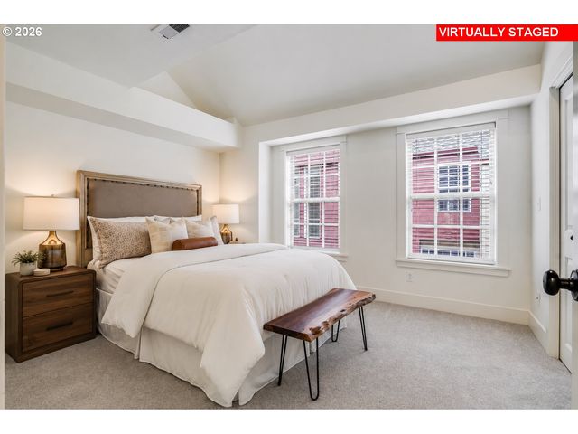 562 2ND St, Lake Oswego, OR 97034