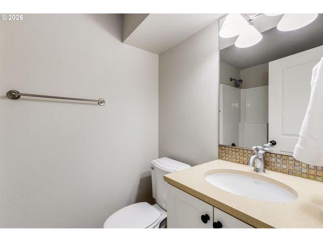 562 2ND St, Lake Oswego, OR 97034
