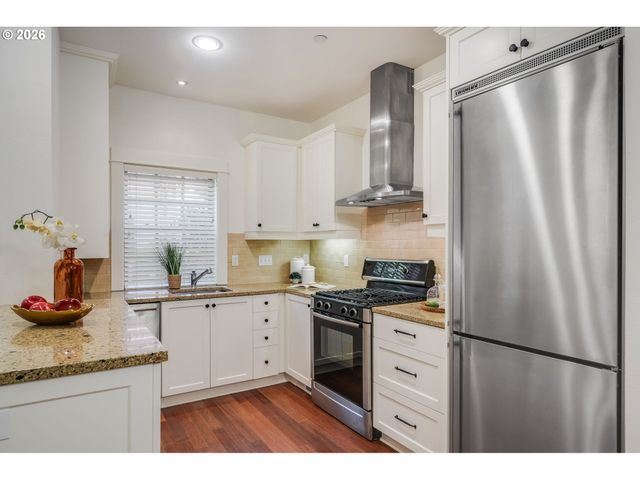 562 2ND St, Lake Oswego, OR 97034