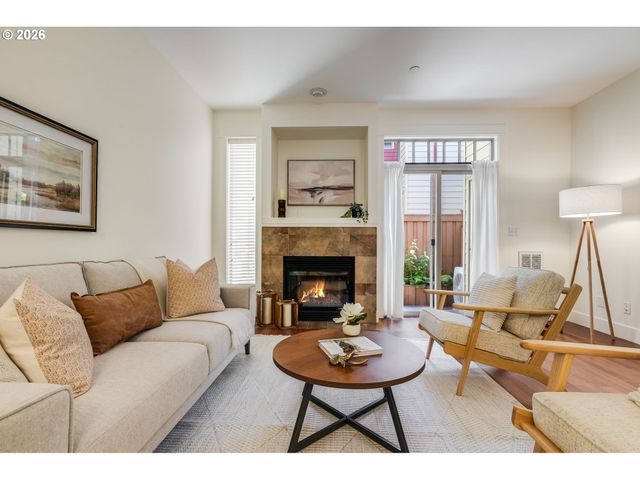 562 2ND St, Lake Oswego, OR 97034