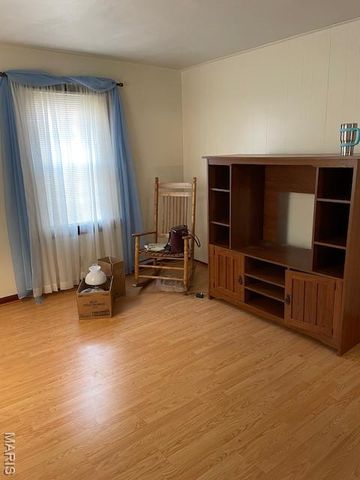 216 S Chestnut Street, Collinsville, IL 62234