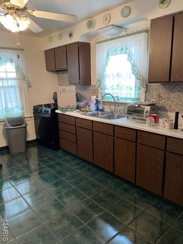 216 S Chestnut Street, Collinsville, IL 62234